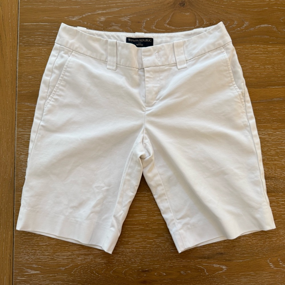 Banana Republic White Bermuda Shorts Tailored Fit 2P